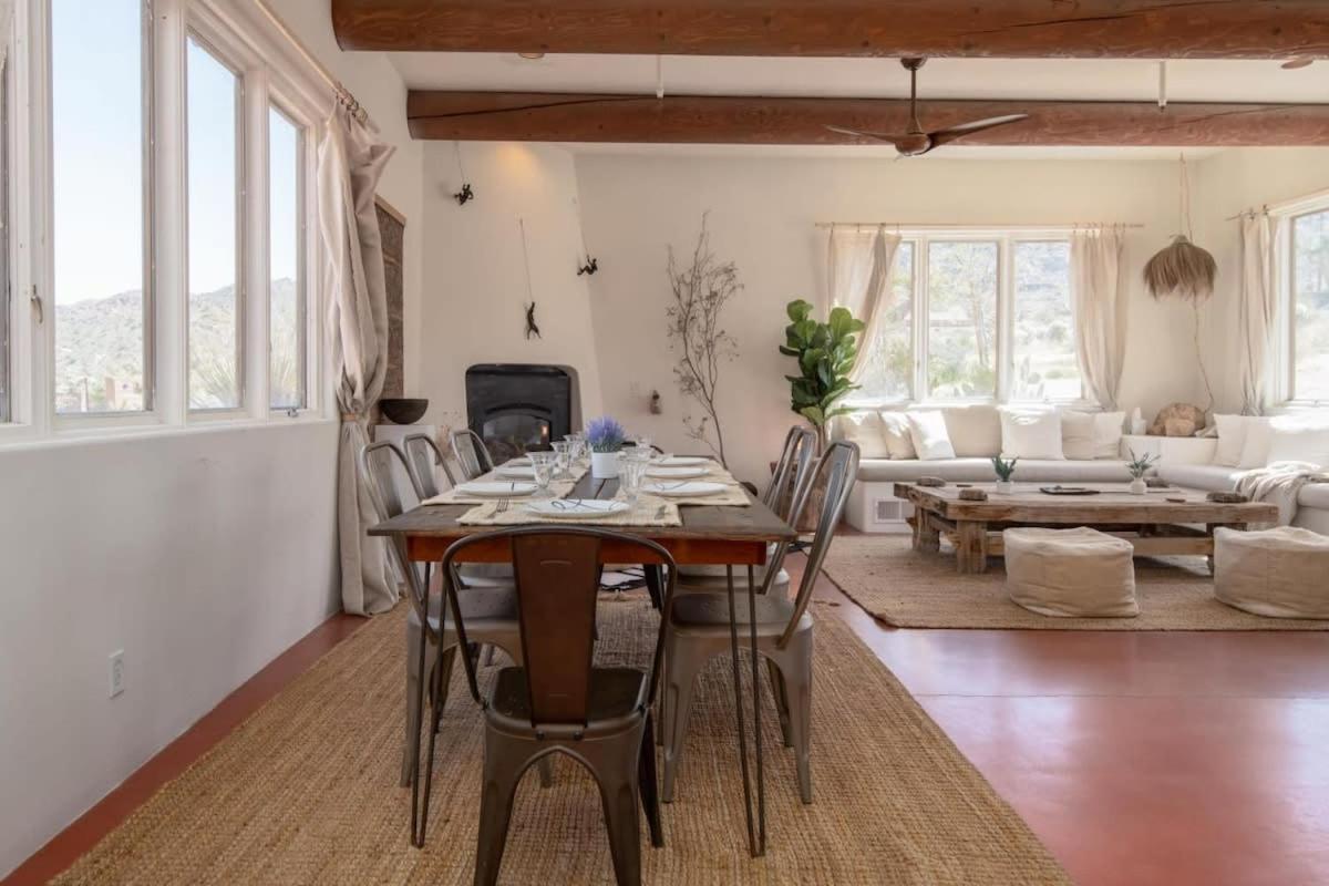 Renovated Lodge - Room 2 With Pool Access Joshua Tree Bagian luar foto