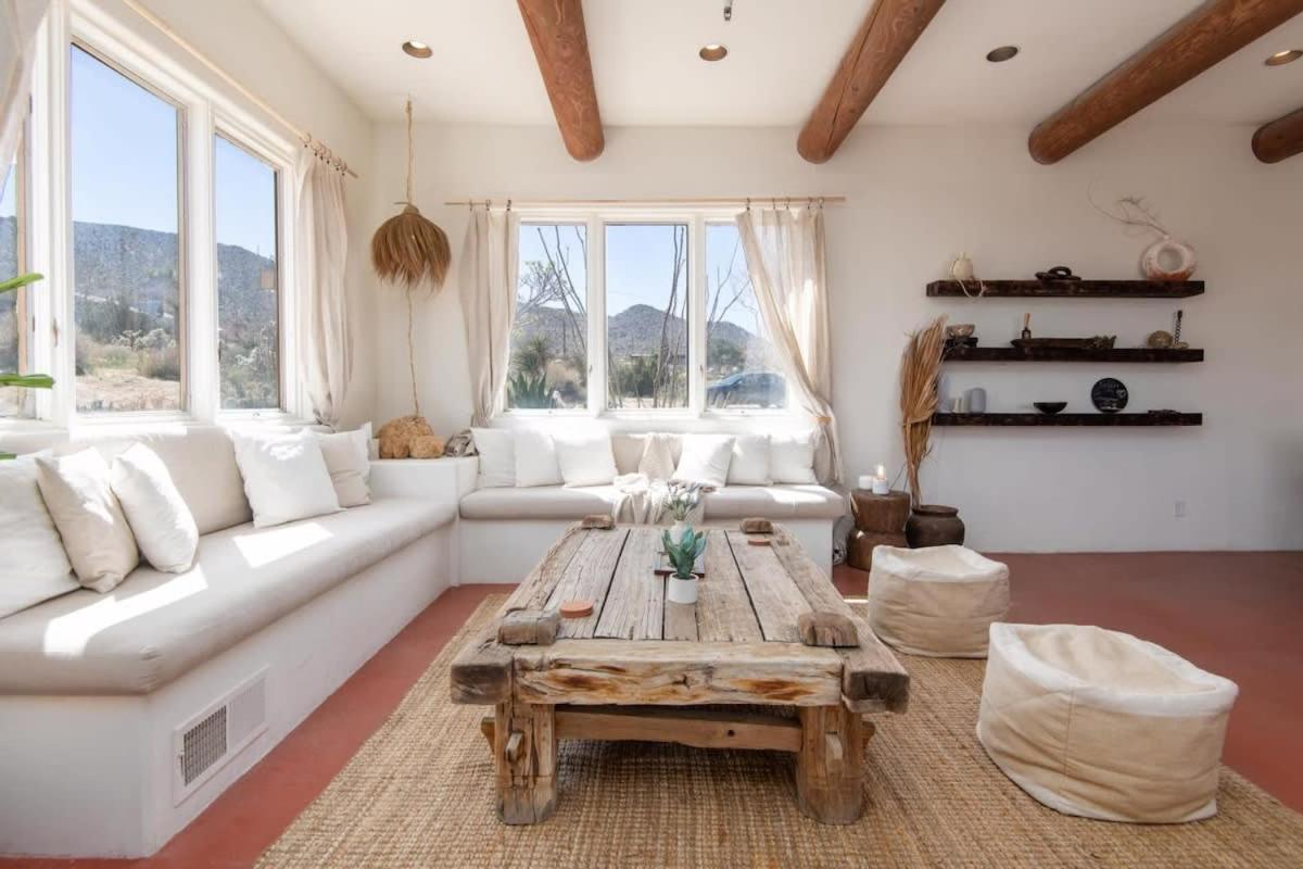 Renovated Lodge - Room 2 With Pool Access Joshua Tree Bagian luar foto