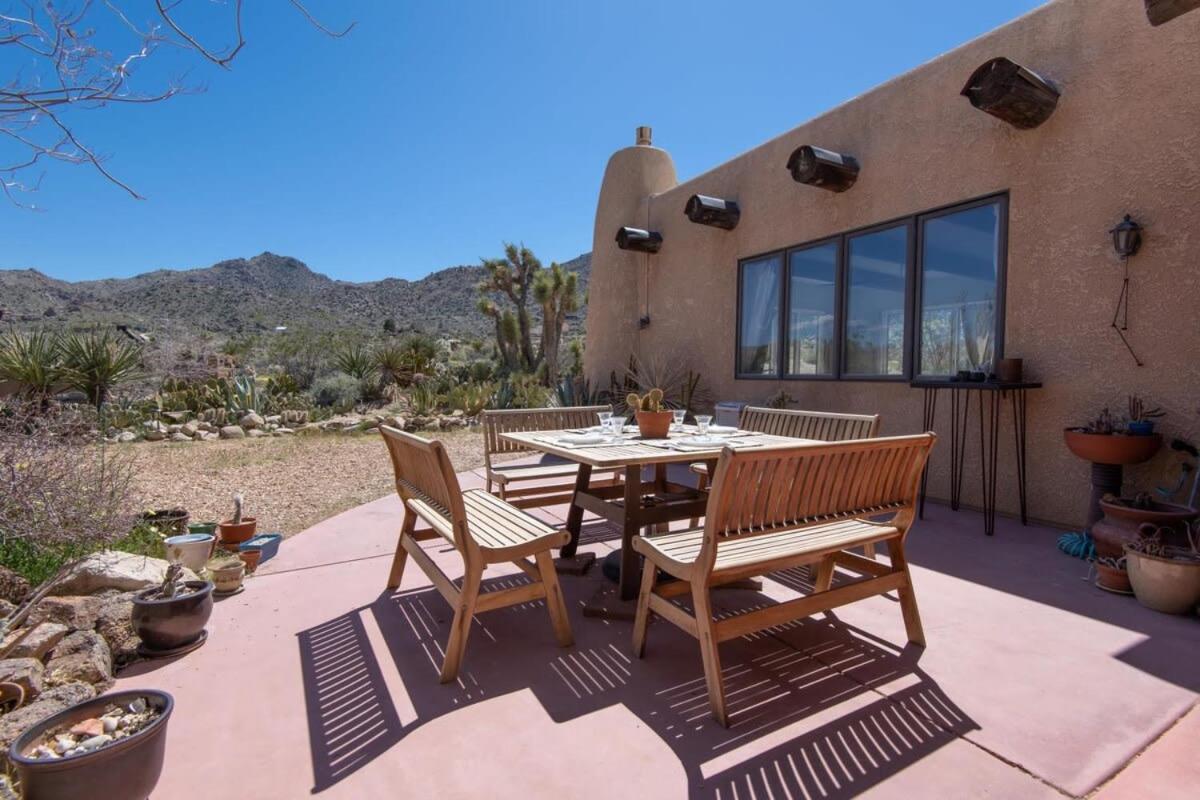 Renovated Lodge - Room 2 With Pool Access Joshua Tree Bagian luar foto