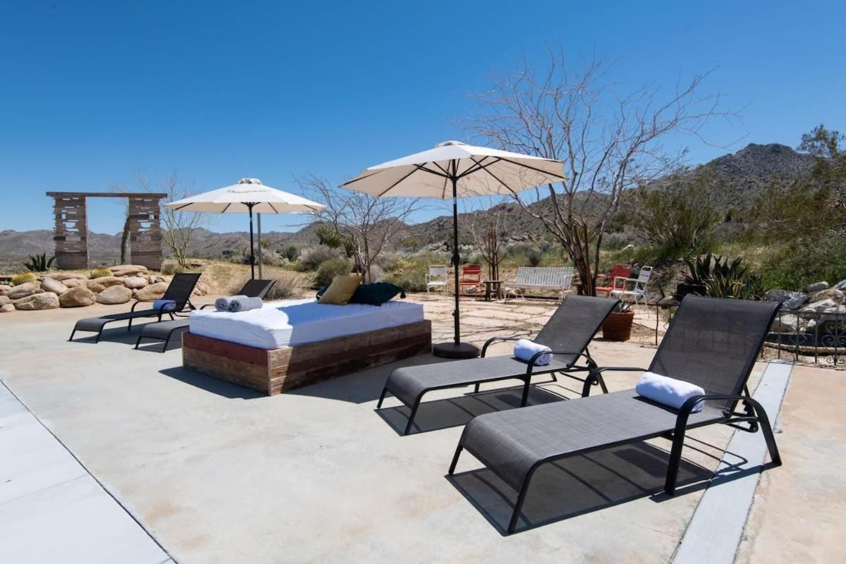 Renovated Lodge - Room 2 With Pool Access Joshua Tree Bagian luar foto