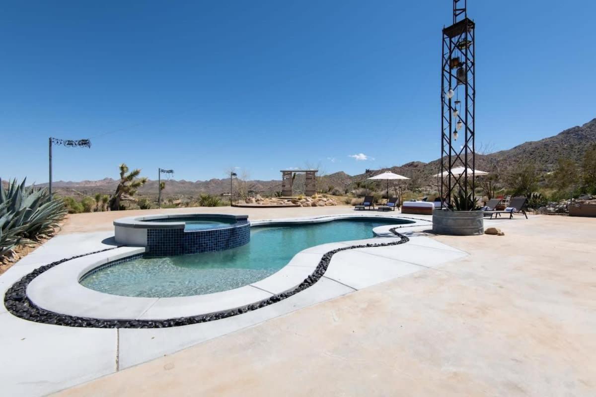 Renovated Lodge - Room 2 With Pool Access Joshua Tree Bagian luar foto