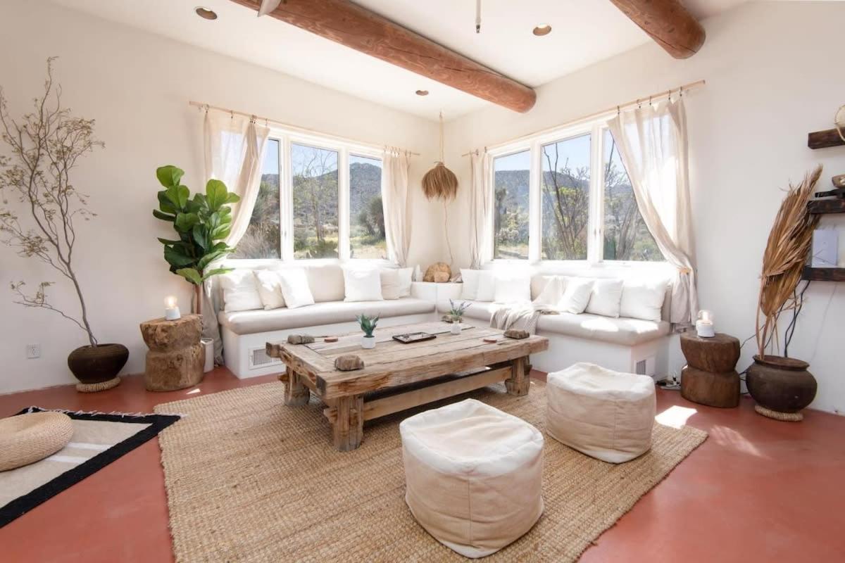 Renovated Lodge - Room 2 With Pool Access Joshua Tree Bagian luar foto