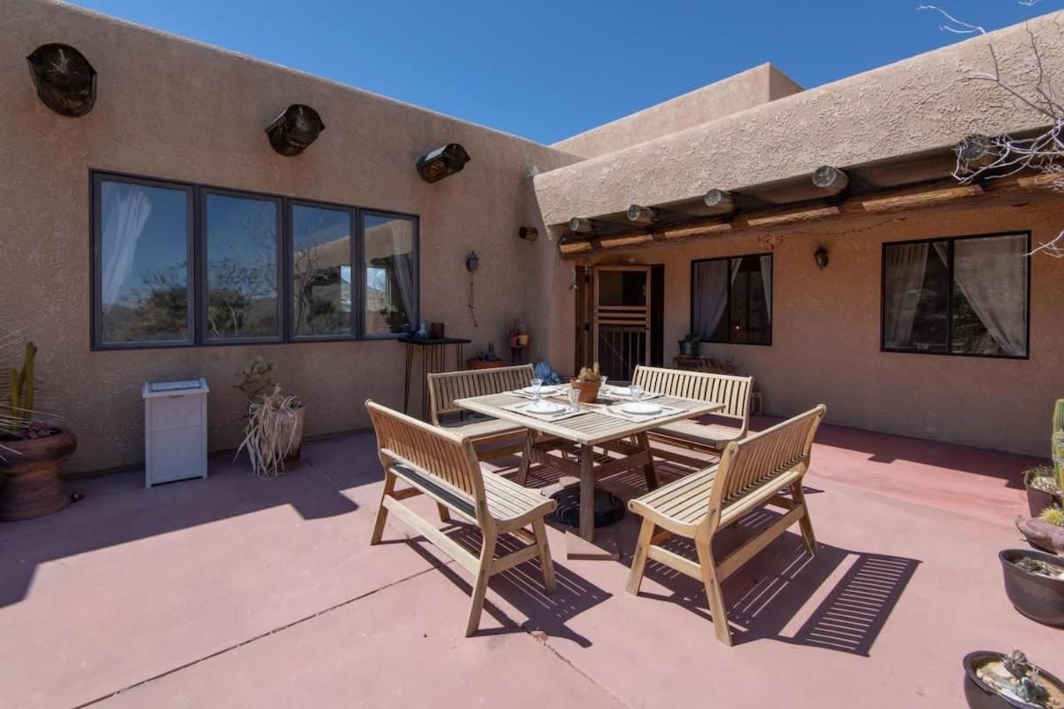 Renovated Lodge - Room 2 With Pool Access Joshua Tree Bagian luar foto