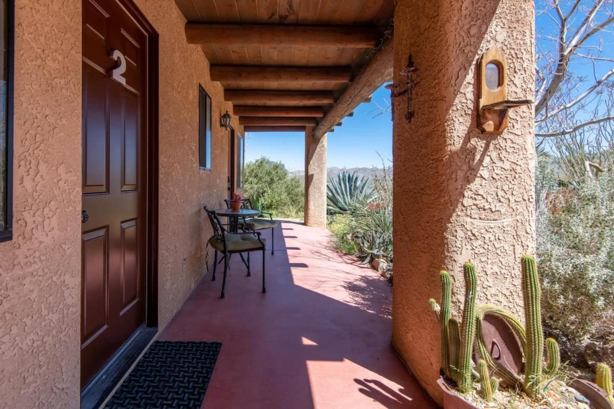 Renovated Lodge - Room 2 With Pool Access Joshua Tree Bagian luar foto